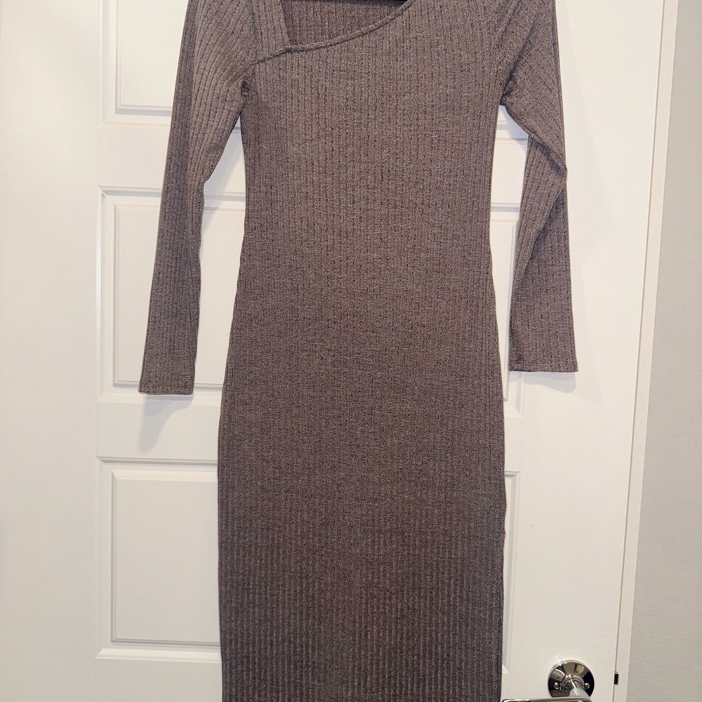 Elegant Ribbed Knit Dress